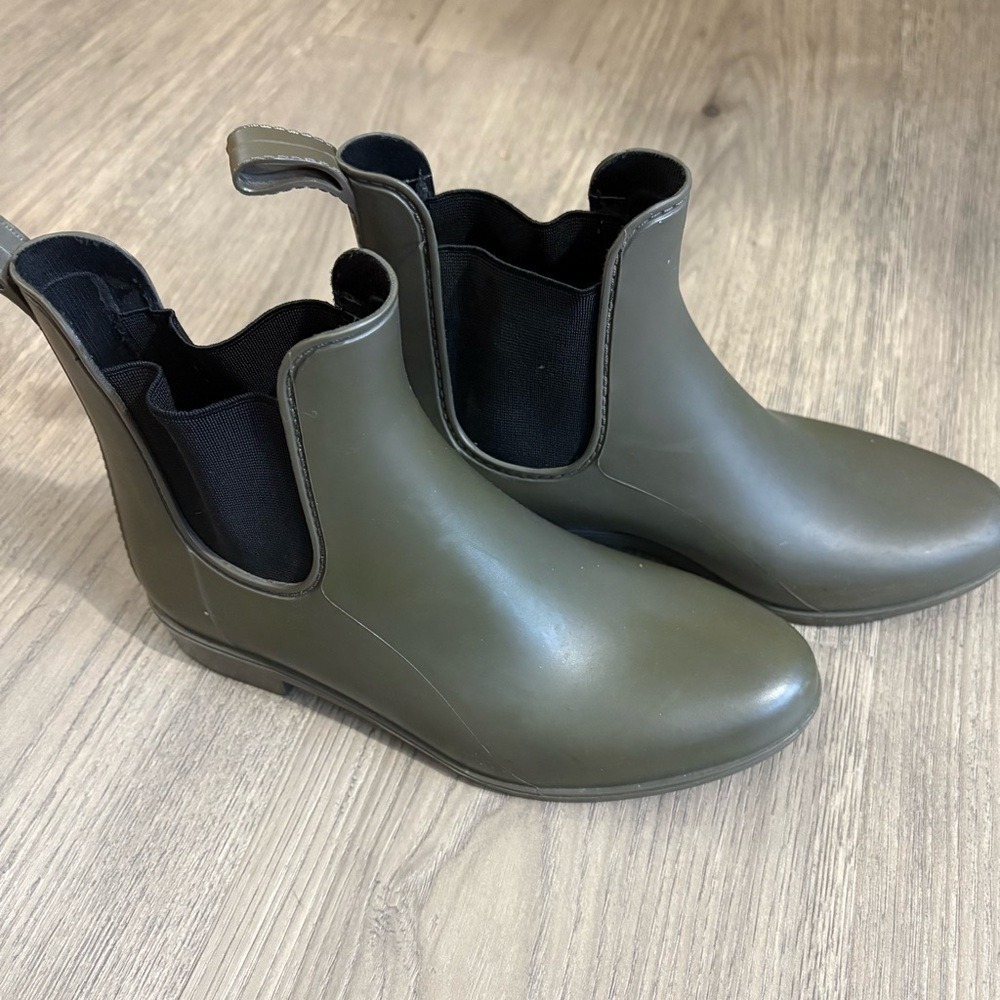 Forest Green Rain Boots Booties women's Sz 6